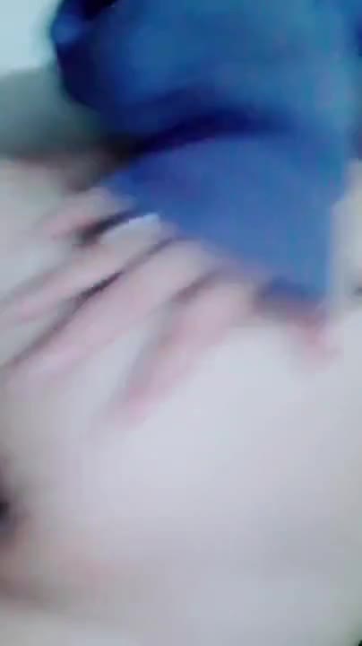 BOKEP ABIS! Cewek Montok Ngangkang Minta Digenjot Sampai Crooot!